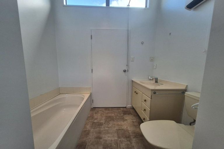 Photo of property in 33f Peverel Street, Riccarton, Christchurch, 8011