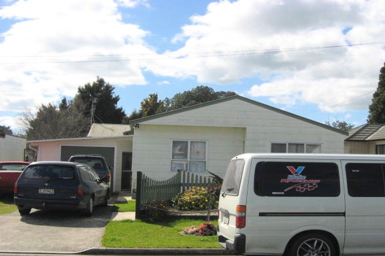 Photo of property in 2 Tanekaha Street, Edgecumbe, 3120