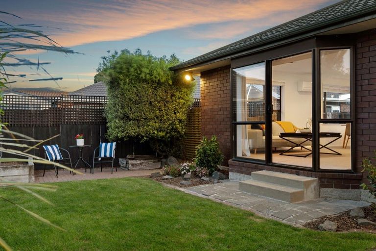 Photo of property in 1/139 Sawyers Arms Road, Northcote, Christchurch, 8052