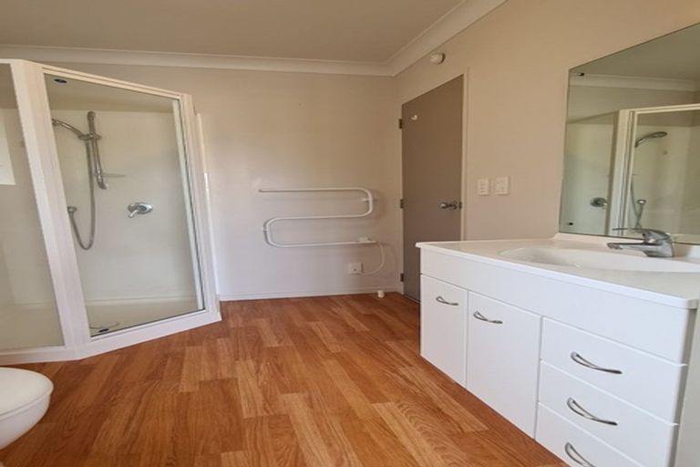 Photo of property in 24 Erlestoke Crescent, Churton Park, Wellington, 6037