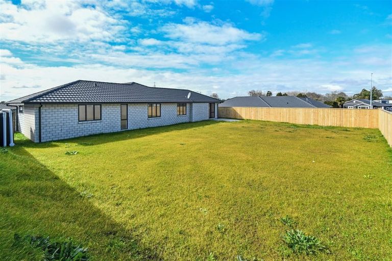 Photo of property in 4 Trevor Mcmiken Drive, Patumahoe, 2679