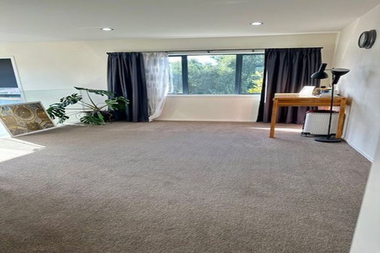 Photo of property in 85a Sunnynook Road, Forrest Hill, Auckland, 0620