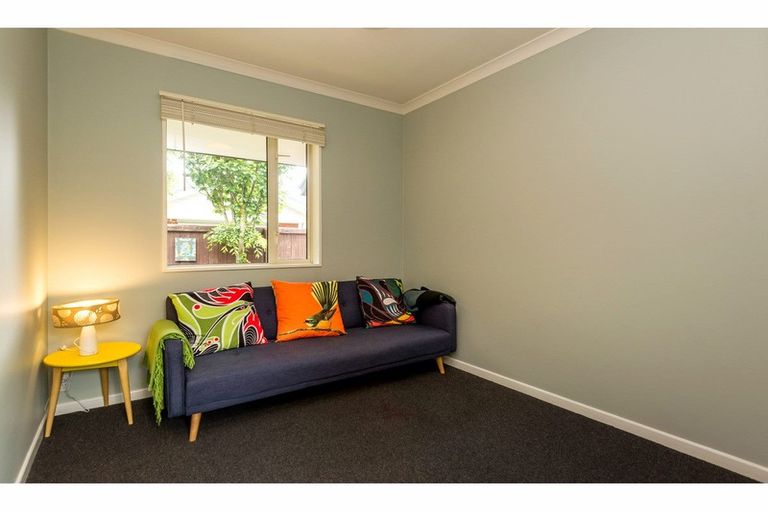 Photo of property in 16 Holiday Drive, Mairehau, Christchurch, 8052