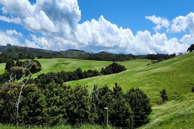 Photo of property in 4 Starlight Place, Langs Beach, 0582