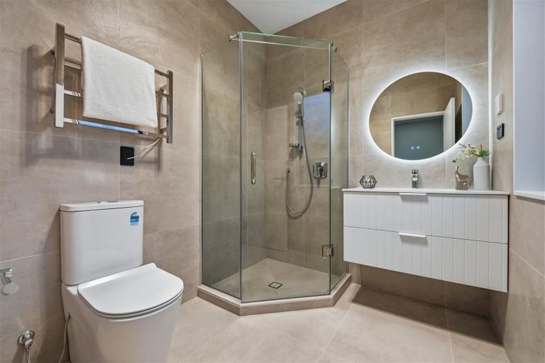 Photo of property in 10 Whale Bay Rise, Gulf Harbour, 0930