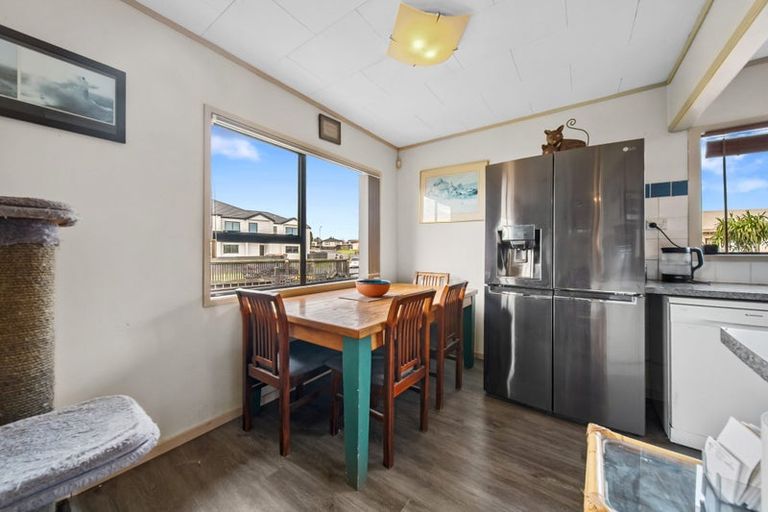 Photo of property in 13 Melleray Place, Randwick Park, Auckland, 2105