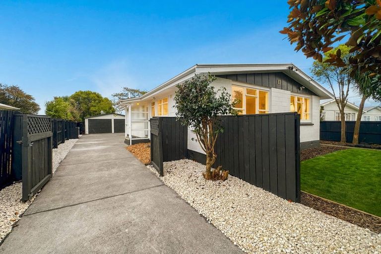 Photo of property in 39 Uxbridge Street, Redwood, Christchurch, 8051