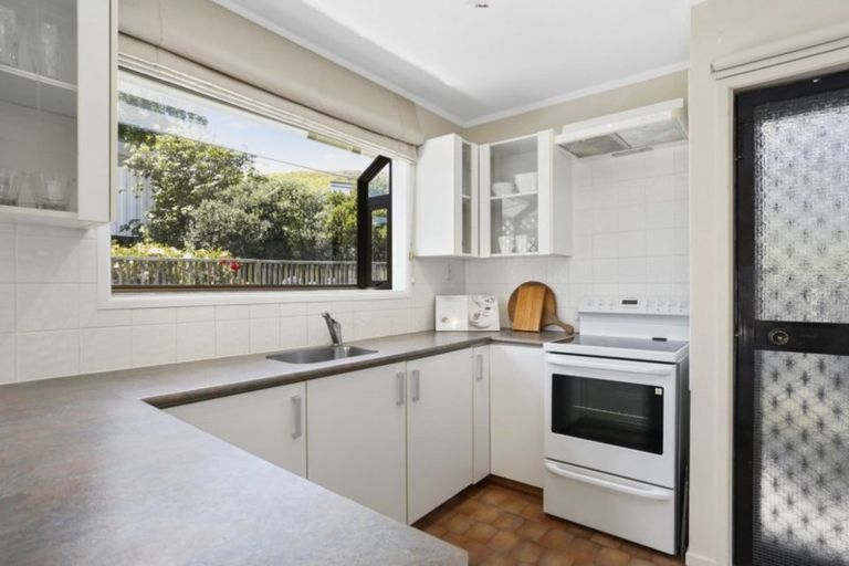 Photo of property in 2/56 Ridgemount Rise, Mangere Bridge, Auckland, 2022