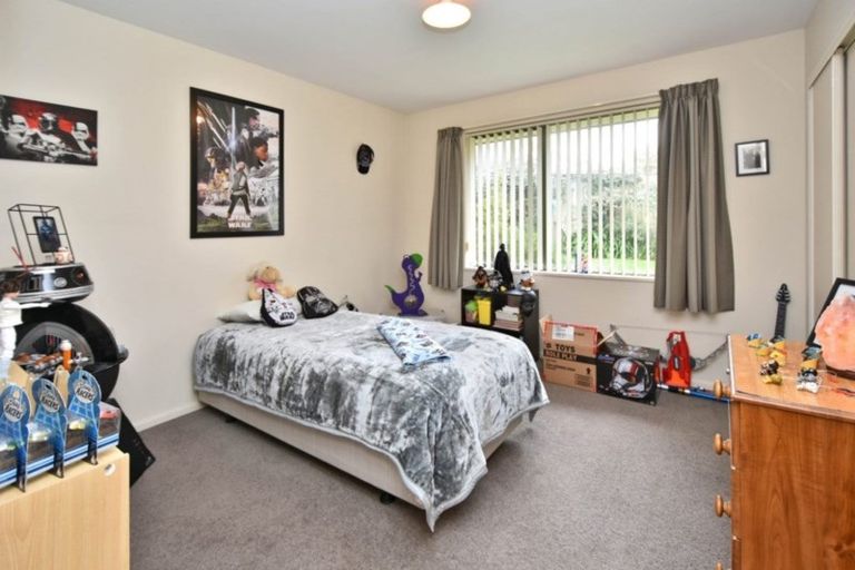Photo of property in 65 Orlando Crescent, Waimairi Beach, Christchurch, 8083