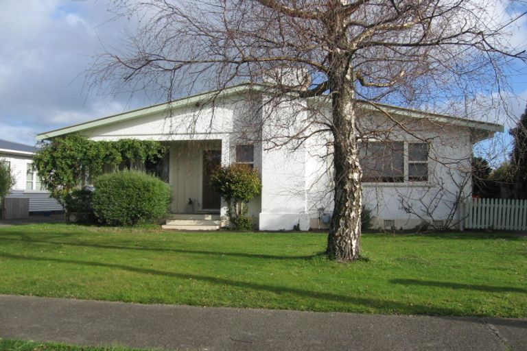 Photo of property in 22 Churchill Avenue, Feilding, 4702