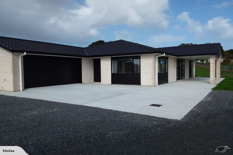 Photo of property in 115 Nixon Road, Taupaki, Henderson, 0782