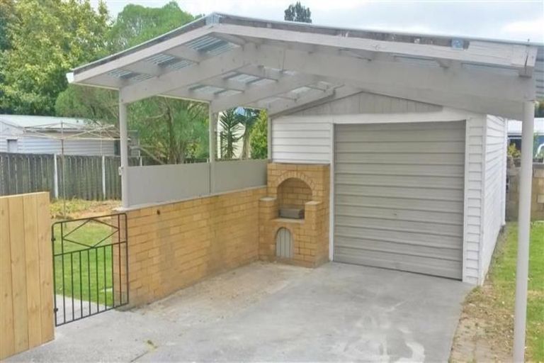 Photo of property in 15 Bittern Place, Henderson, Auckland, 0610