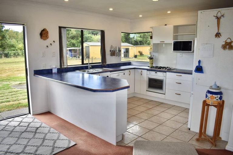 Photo of property in 12 Te Horo Beach Road, Te Horo, Otaki, 5581