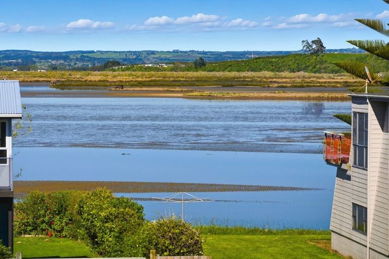 Photo of property in 647 Pukehina Parade, Pukehina, Te Puke, 3189