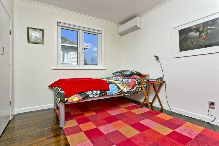 Photo of property in 42 Carlisle Road, Browns Bay, Auckland, 0630