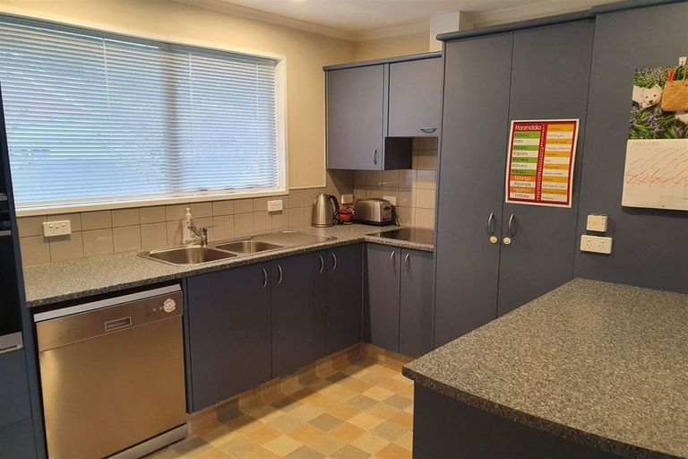 Photo of property in 11 Kuaka Crescent, Bromley, Christchurch, 8062