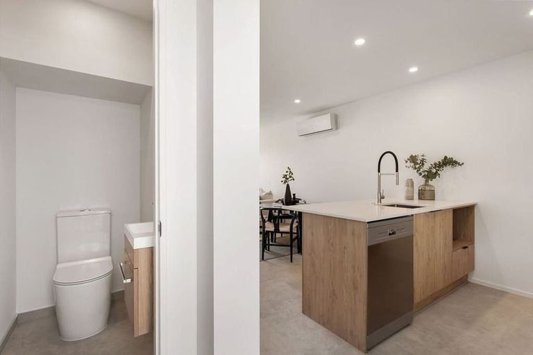 Photo of property in 2/80 Milton Street, Somerfield, Christchurch, 8024