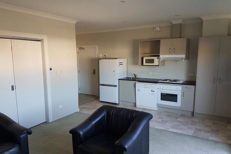 Photo of property in Mclean Towers, 2f/3 Shakespeare Road, Napier South, Napier, 4110