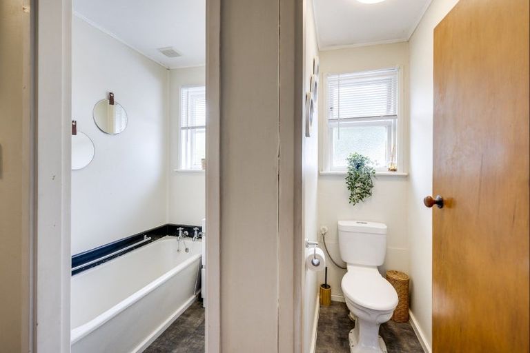 Photo of property in 115 Latham Street, Marewa, Napier, 4110