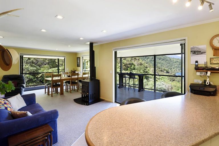 Photo of property in 16 Worlds End Road, Tennyson Inlet, Rai Valley, 7195