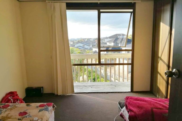Photo of property in 5 Rosedale Road, Pinehill, Auckland, 0632