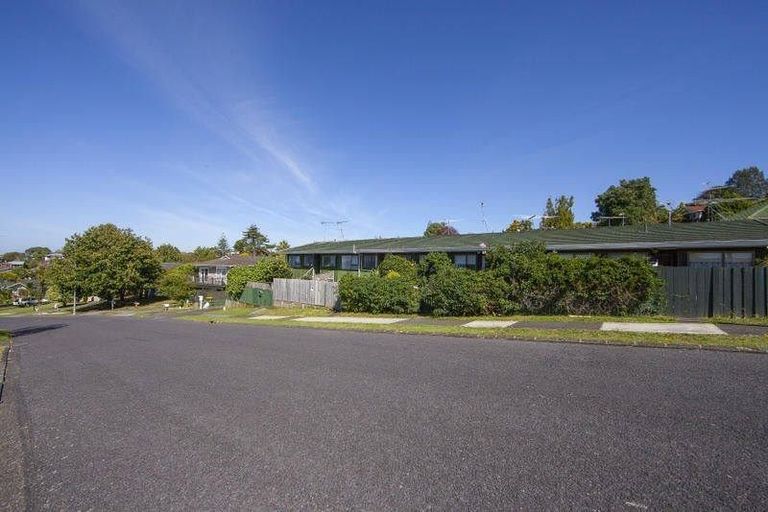 Photo of property in 3/41 Chatsworth Crescent, Pakuranga Heights, Auckland, 2010