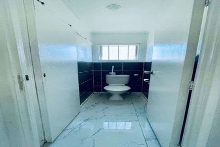 Photo of property in 2 Cramond Drive, Mangere East, Auckland, 2024