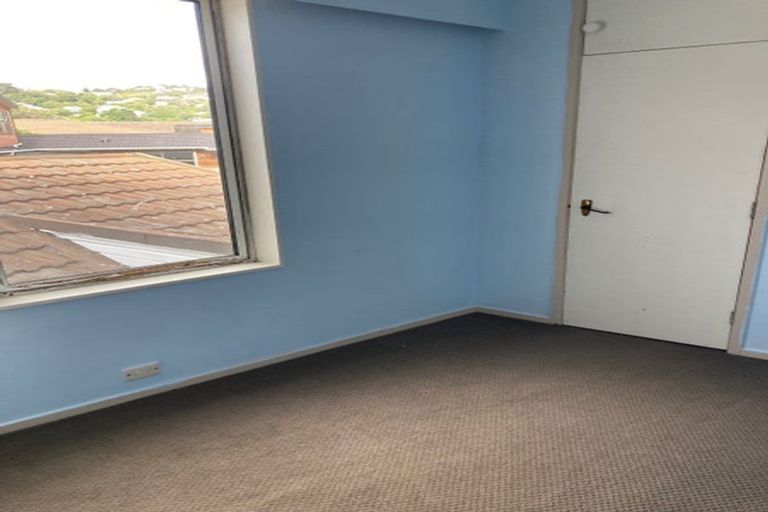 Photo of property in 10 Westview Grove, Miramar, Wellington, 6022