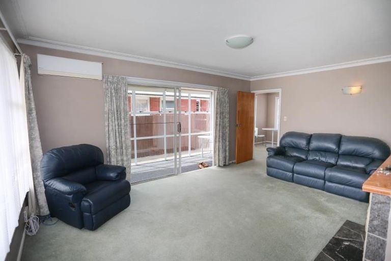 Photo of property in 2 Rosedale Place, Avonhead, Christchurch, 8042