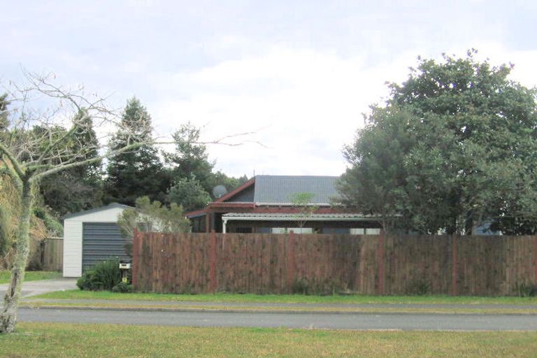 Photo of property in 115 The Drive, Whangamata, 3620