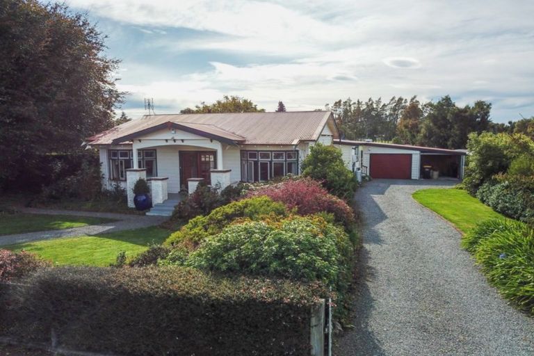 Photo of property in 17 Moreton Road, Carterton, 5713