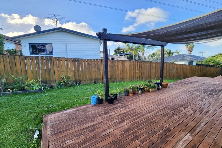 Photo of property in 9 Killygordon Place, Massey, Auckland, 0614