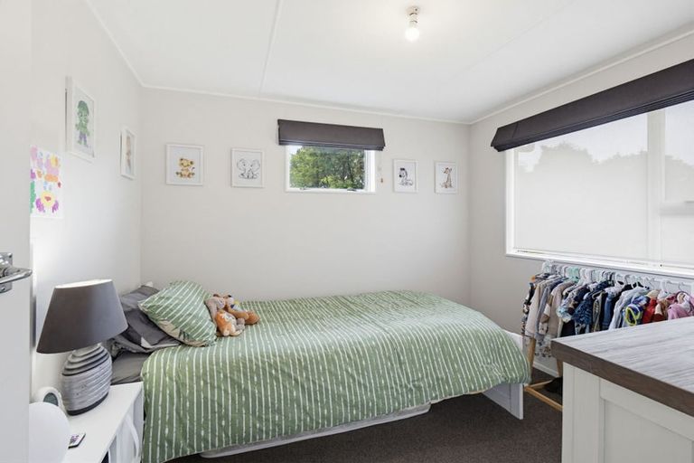 Photo of property in 6 Escort Grove, Awapuni, Palmerston North, 4412