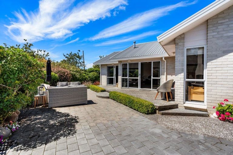Photo of property in 14 Kingsgate Close, Havelock North, 4130