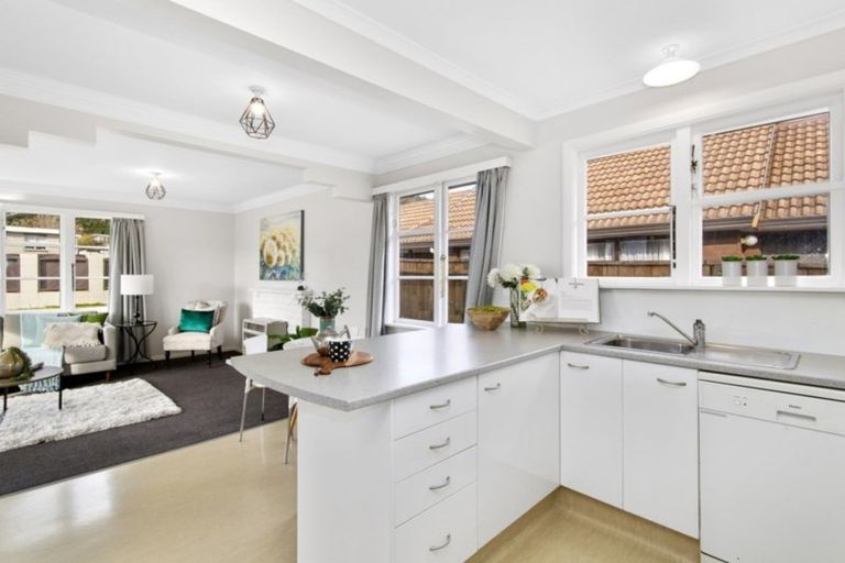 Photo of property in 360 Stokes Valley Road, Stokes Valley, Lower Hutt, 5019