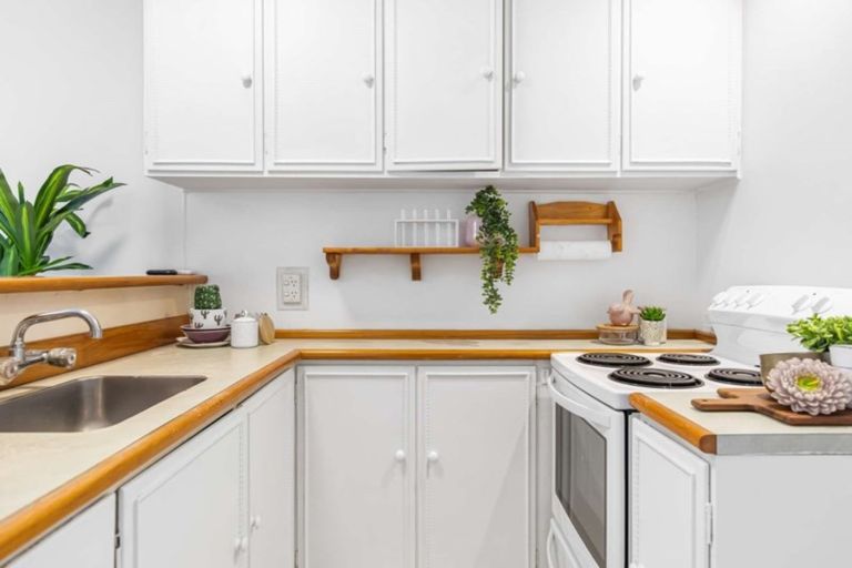 Photo of property in 25b Pehi Kupa Street, Waikanae, 5036