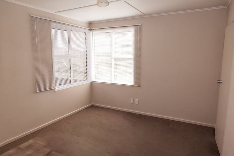 Photo of property in 5e Stephen Street, Johnsonville, Wellington, 6037
