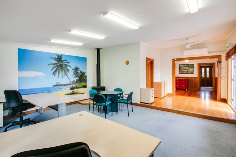 Photo of property in 1010 Heretaunga Street East, Parkvale, Hastings, 4122