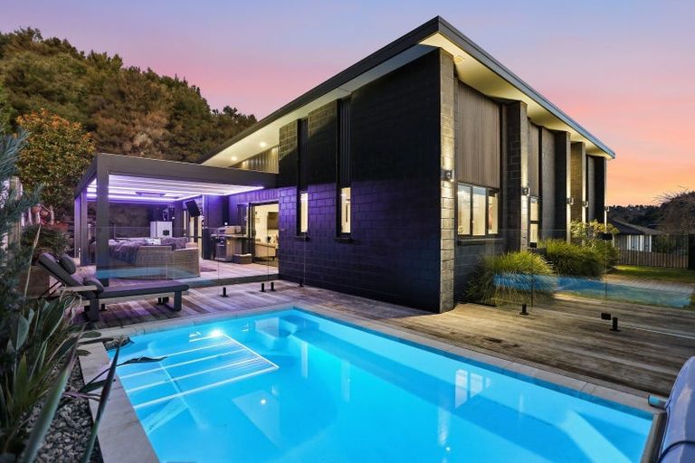 Photo of property in 10 Ellesmere Close, Pyes Pa, Tauranga, 3112