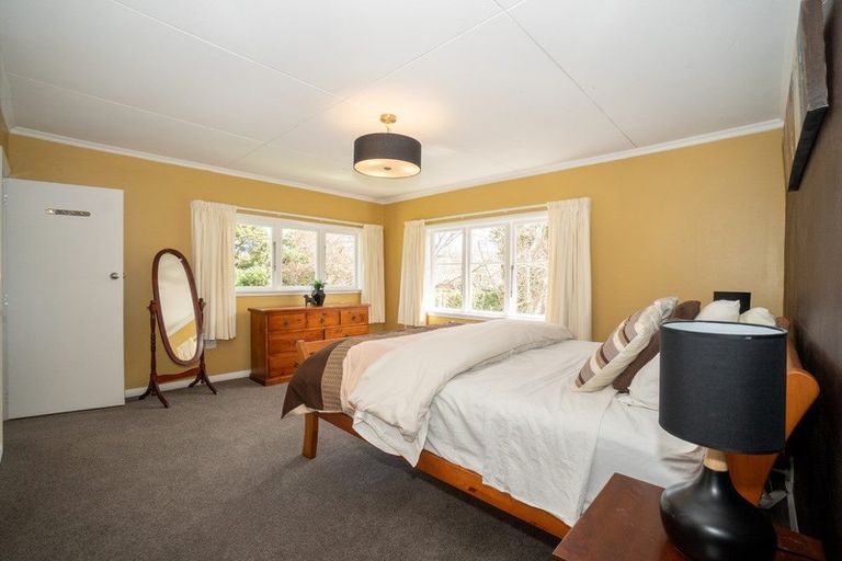 Photo of property in 24 Fraser Court, Roslyn, Palmerston North, 4414