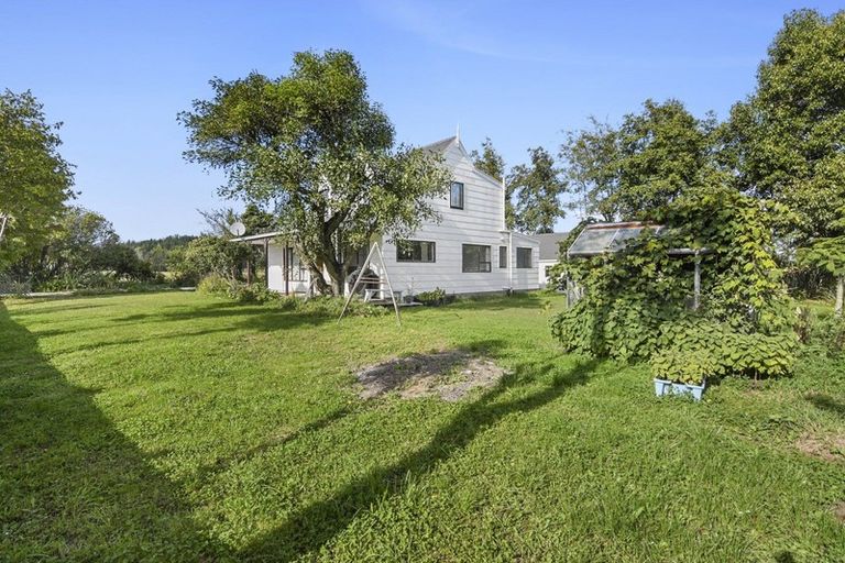 Photo of property in 2073 Takaka-collingwood Highway, Milnthorpe, Collingwood, 7073