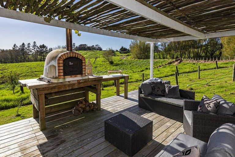 Photo of property in 228 Petley Road, Paparoa, 0571