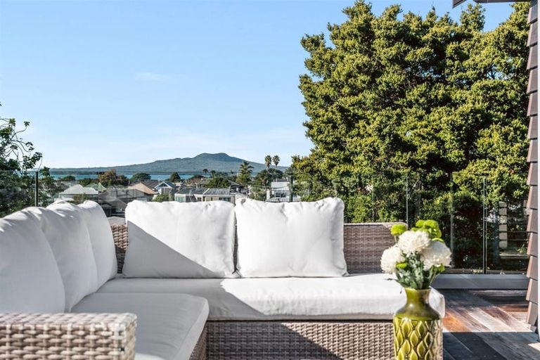 Photo of property in 7a Prospect Terrace, Milford, Auckland, 0620