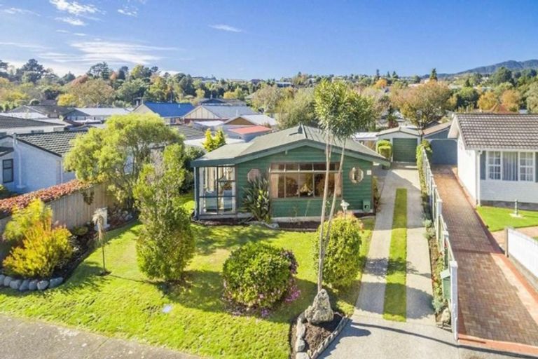 Photo of property in 8 Roband Crescent, Brown Owl, Upper Hutt, 5018