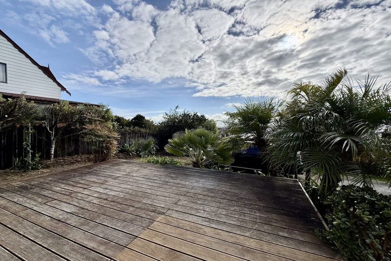 Photo of property in 2/7 Tromie Place, Highland Park, Auckland, 2010