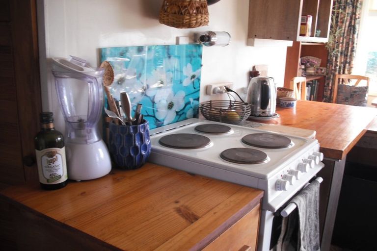 Photo of property in 41 Nuku Street, Tangimoana, 4822