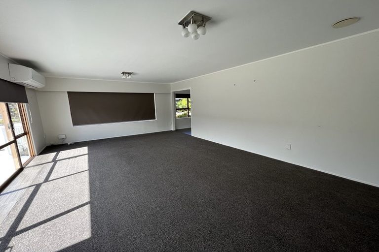 Photo of property in 71 Prince Regent Drive, Half Moon Bay, Auckland, 2012