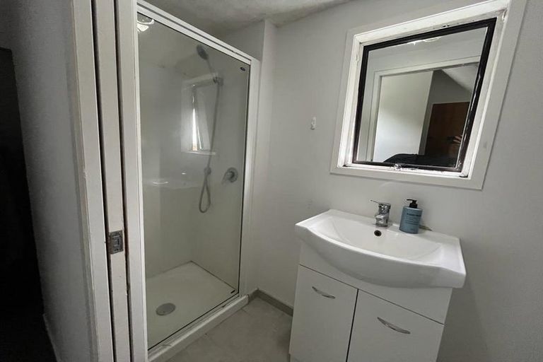 Photo of property in 34 Ellesmere Crescent, Pakuranga Heights, Auckland, 2010