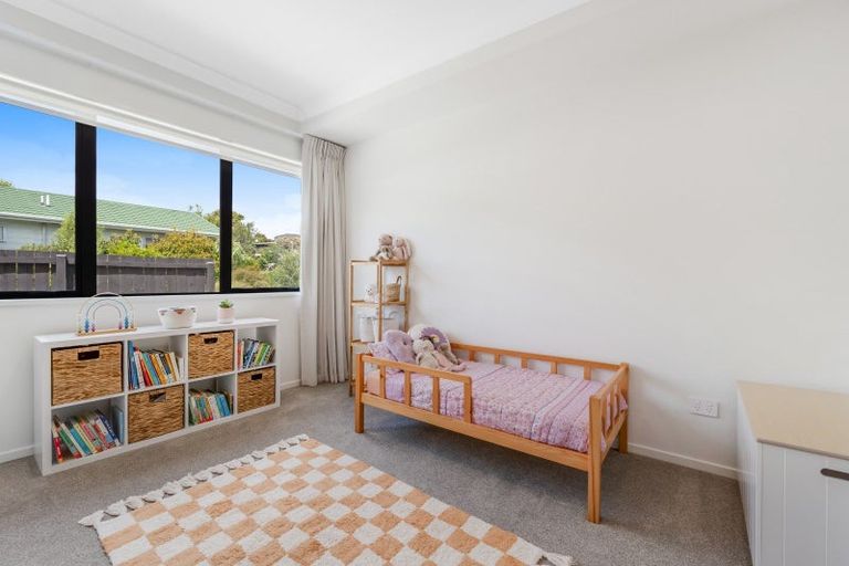 Photo of property in 16b Cairngorm Place, Highland Park, Auckland, 2010