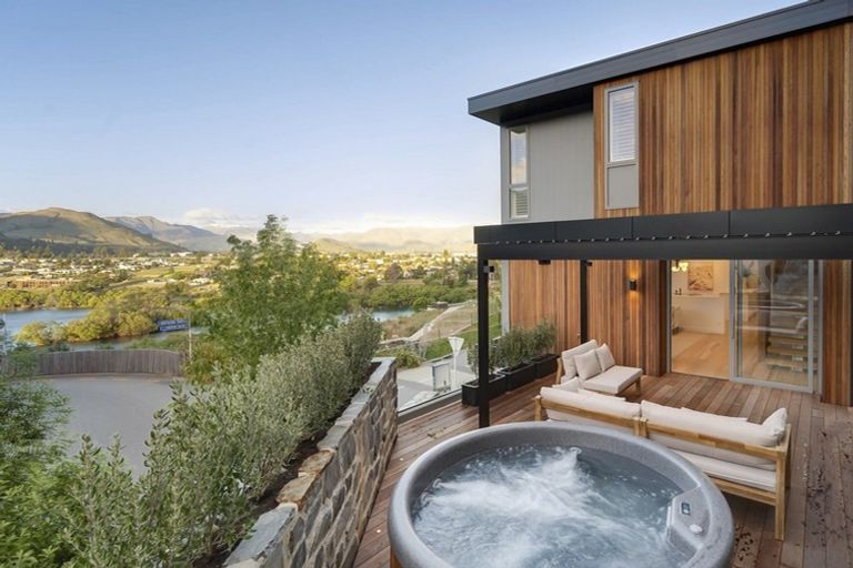 Photo of property in 2 Northview Terrace, Kawarau Falls, Queenstown, 9300